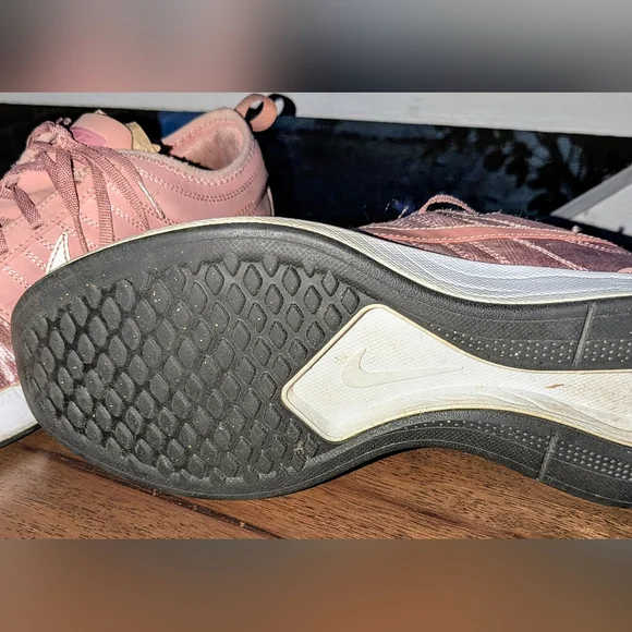 Women's Pink silk Nike Size 8 - Picture 8 of 9